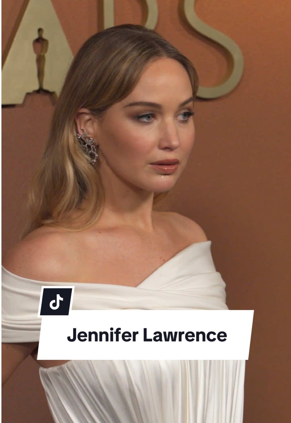 #jenniferlawrence at the #governorsawards 2025 in LA. #voguegermany #jenniferlawrenceedits #jenniferlawrenceedit  (Video: Getty Images)