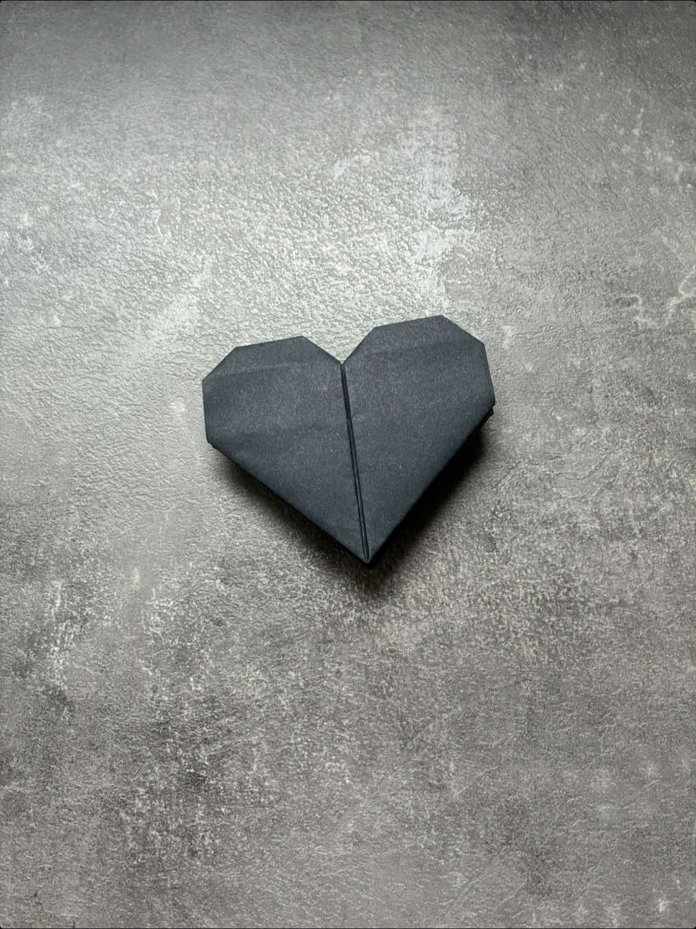 Le cœur en papier —PAPIER NOIR #origami #origamiart #origamitutorial 
