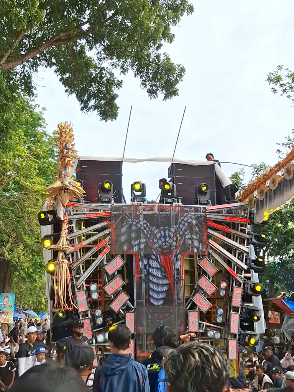 Tjap badak🦏 #rjjunioraudiotrenggalek #karnavalmalang #pesonagondanglegi #karnavalsoundsystem #fyp 