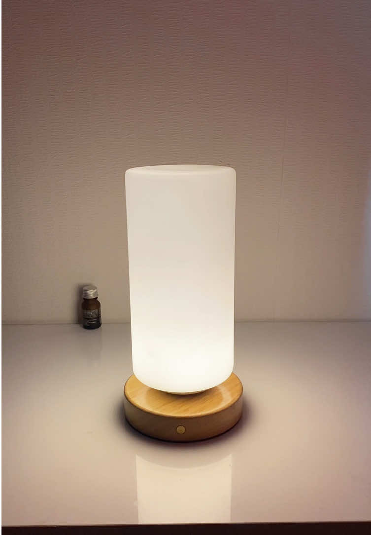 โคมไฟข้างเตียง โคมไฟห้องนอน แบตเตอรี่ 2,000mAh. ปรับแสงได้ 3 สี เพิ่ม-ลด แสงอีสระ แสงนุ่ม สบายตา #โคมไฟ #โคมไฟแต่งห้อง #โคมไฟตั้งโต๊ะ #โคมไฟข้างเตียง #โคมไฟหัวเตียง 