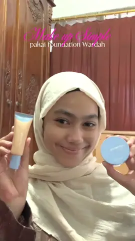 Ini bukan filter, ini Lightening Liquid Foundation emang hasilnya sehalus itu😍 Lightening Liquid Foundation Wardah = flawless finish, no cakey, no patchy, de Instant blur pores 🌸 SPF 40+++ 🌸 finish yang tahan 16 jam 🌸 Ringan banget, foundation yang literally underrated dan wajib kamu cobain! #WardahLighteningLightingFoundation #Wardah #MakeupLokal #GRWM #fyp 