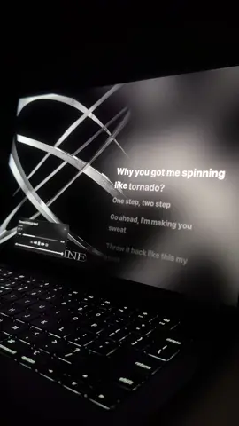 GISELLE - Tornado #lyrics #aespa #에스파 #MacBook #Kpop 