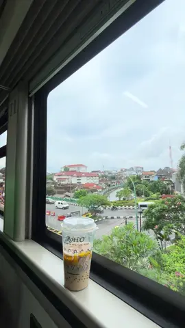 Pliss jogja secandu itu🥹 #keretaapi #progo #jogja #wisatajogja #healing #liburan #stasiuntugu 