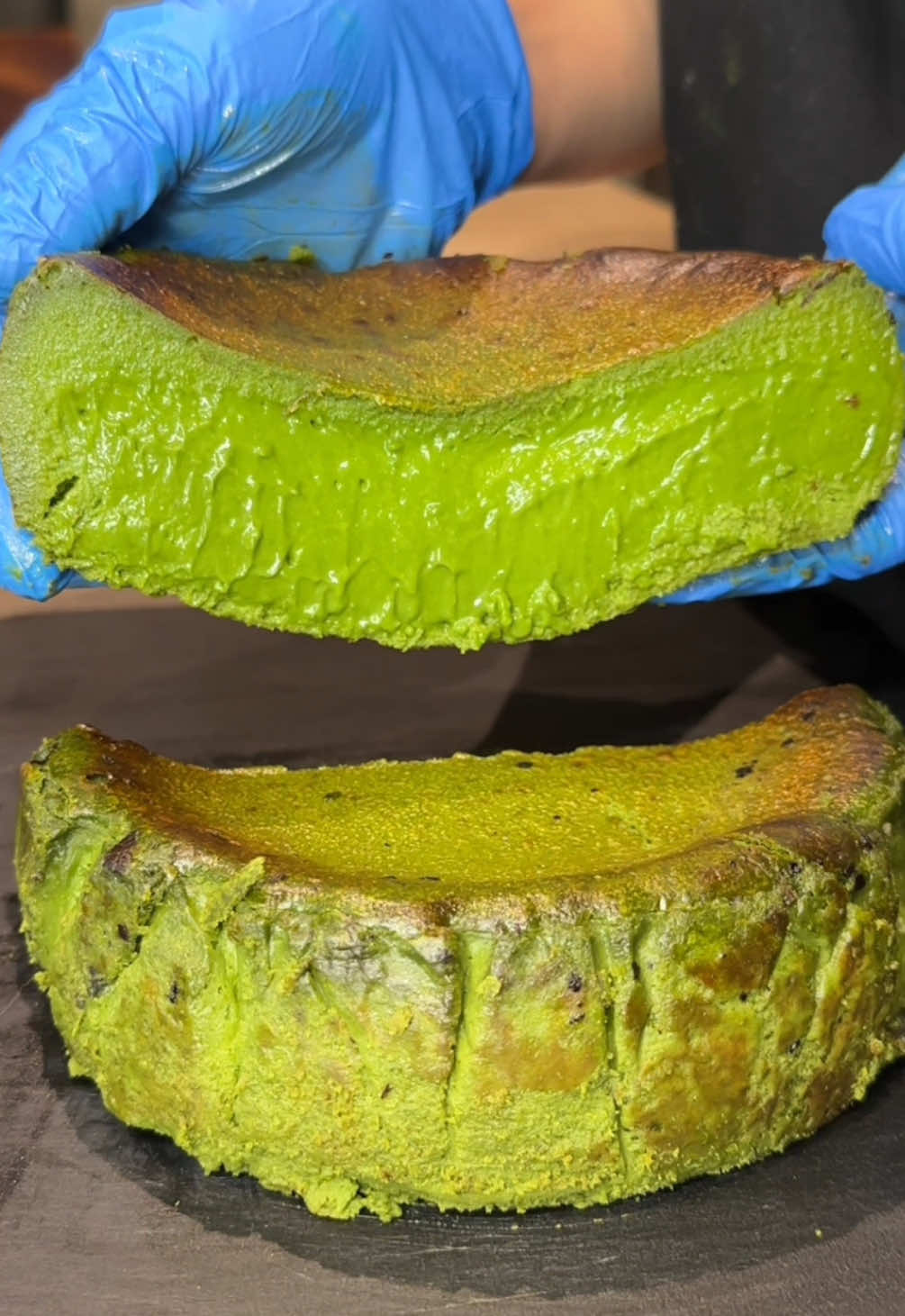 高級抹茶を贅沢に使用したチーズケーキ ◎ 抹茶のバスクチーズケーキ ¥1,000 …静岡県の高級抹茶を使用したとろっとろの抹茶バスクチーズケーキ😋 抹茶にこだわった店舗で、スイーツはもちろん抹茶のドリンクもオススメ！ 【店舗名】THREE 【住所】東京都世田谷区三軒茶屋２丁目１０−１４ GREST三軒茶屋 2F館 【アクセス】三軒茶屋駅から徒歩8分 【営業時間】13:00-5:00、土日11:00-5:00 【定休日】不定級 【予算】￥2,000～￥5,000 【Matcha Cheesecake】 Matcha Basque Cheesecake - $9 A rich and creamy Basque-style cheesecake infused with high-quality matcha from Shizuoka Prefecture. Perfectly crafted for matcha enthusiasts! Our shop specializes in all things matcha — not only delicious sweets but also highly recommended matcha drinks! Store Name: THREE Address: 2-10-14 Sangenjaya, Setagaya-ku, Tokyo, GREST Sangenjaya 2F Access: 8-minute walk from Sangenjaya Station Hours: 1:00 PM – 5:00 AM; weekends 11:00 AM – 5:00 AM Closed: Varies (irregular holidays) Price Range: $15 – $45 #東京グルメ  #japanesefood  #tiktokfood 