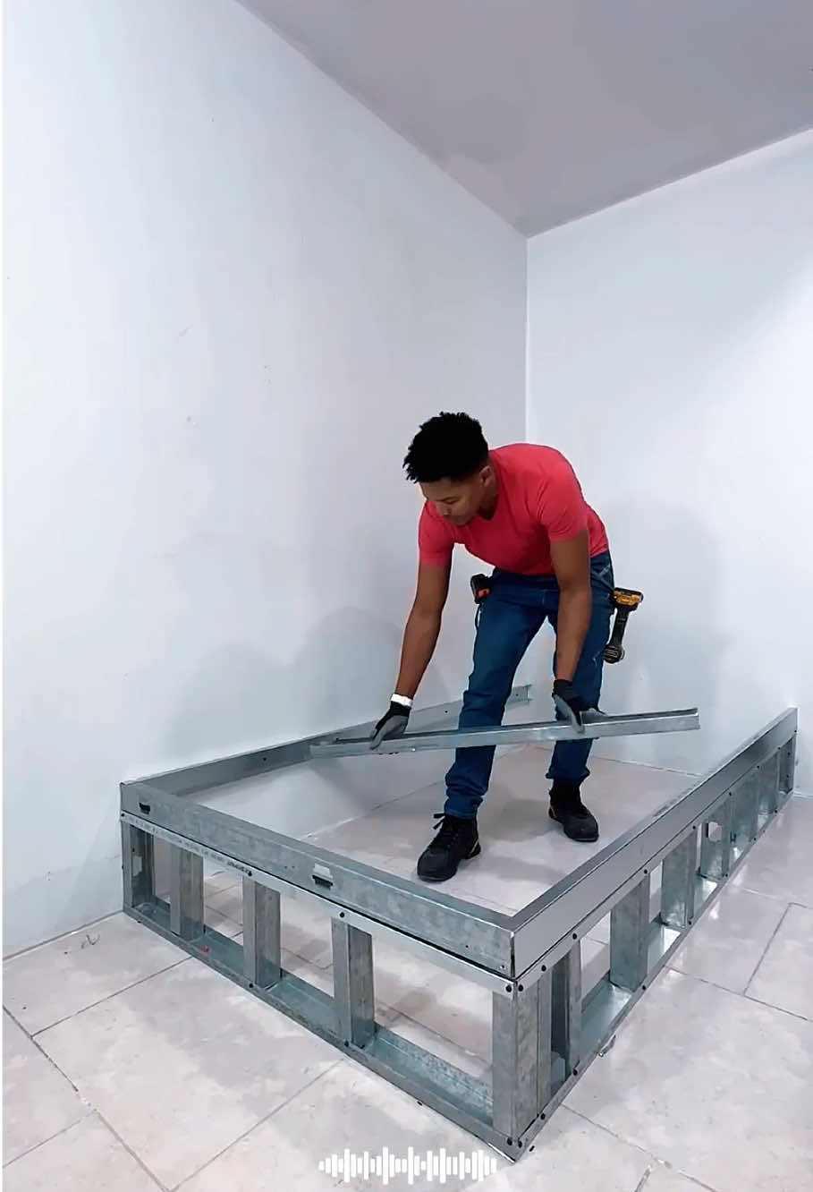 Have you ever seen a bed like this in the United States? Here's how to build a sturdy bed.#handyman #DIY #tools #LearnOnTikTok #TikTokInteriorDesignContest 
