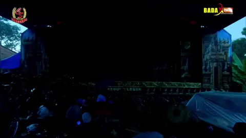 semoga crew Chandra sari di berikan keselamatan,detik detik petir menyambar pentas Chandra sari live Sukajadi Tukdana Indramayu ,tgl 17 November pukul 16,00 sore#chandrasari #kulimania💪 #1001 