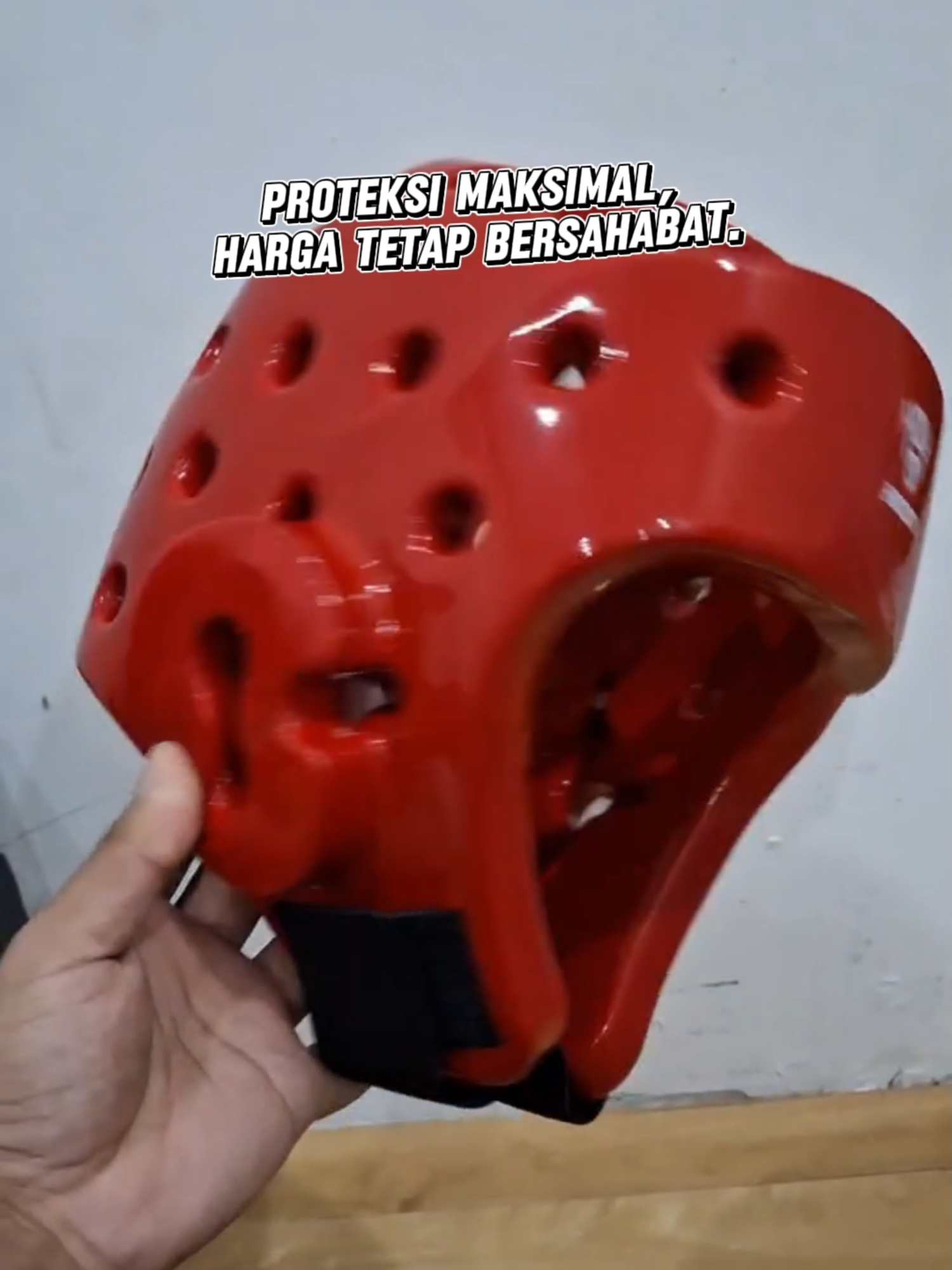 cuma 400ribuan #GLOVE #boxinggloves #gloves #boxing #boxingtraining #boxingday #boxinglife #boxinglifestyle🥊 #boxingfans #hookfightgear #indofight #boxingworkout #sauna #boxingtrunks #celanamuaythai #muaythai #mmafighter #boxingfight #mma #fightgear