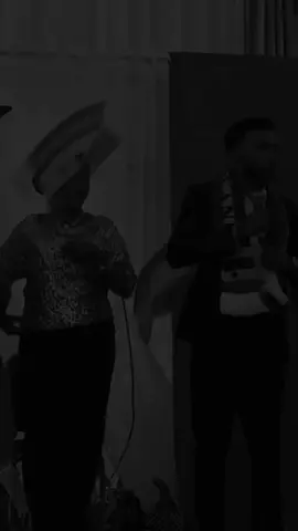 Caaqil yare 😍🙌🏾 #caaqilyare #songlyrics #lyrics_songs🖤🎶🎧 #soomalitiktok #viesproblem 