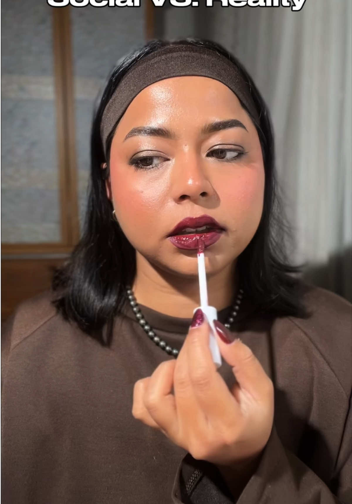 A volte finisce anche il rossetto sui denti!🫠  #socialvsrealtà #comedy #beautycomedy #perte #socialmedia 