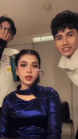 MasyaaAllah✨ selalu muncul aja ya ni anak🤭🤏🏻 Semoga nanti bisa menampilkan yang terbaik, kami di sini selalu mendoakanmu🫶🏻✨ @DA7.Valen #milen #dangdutacademy #indosiar 