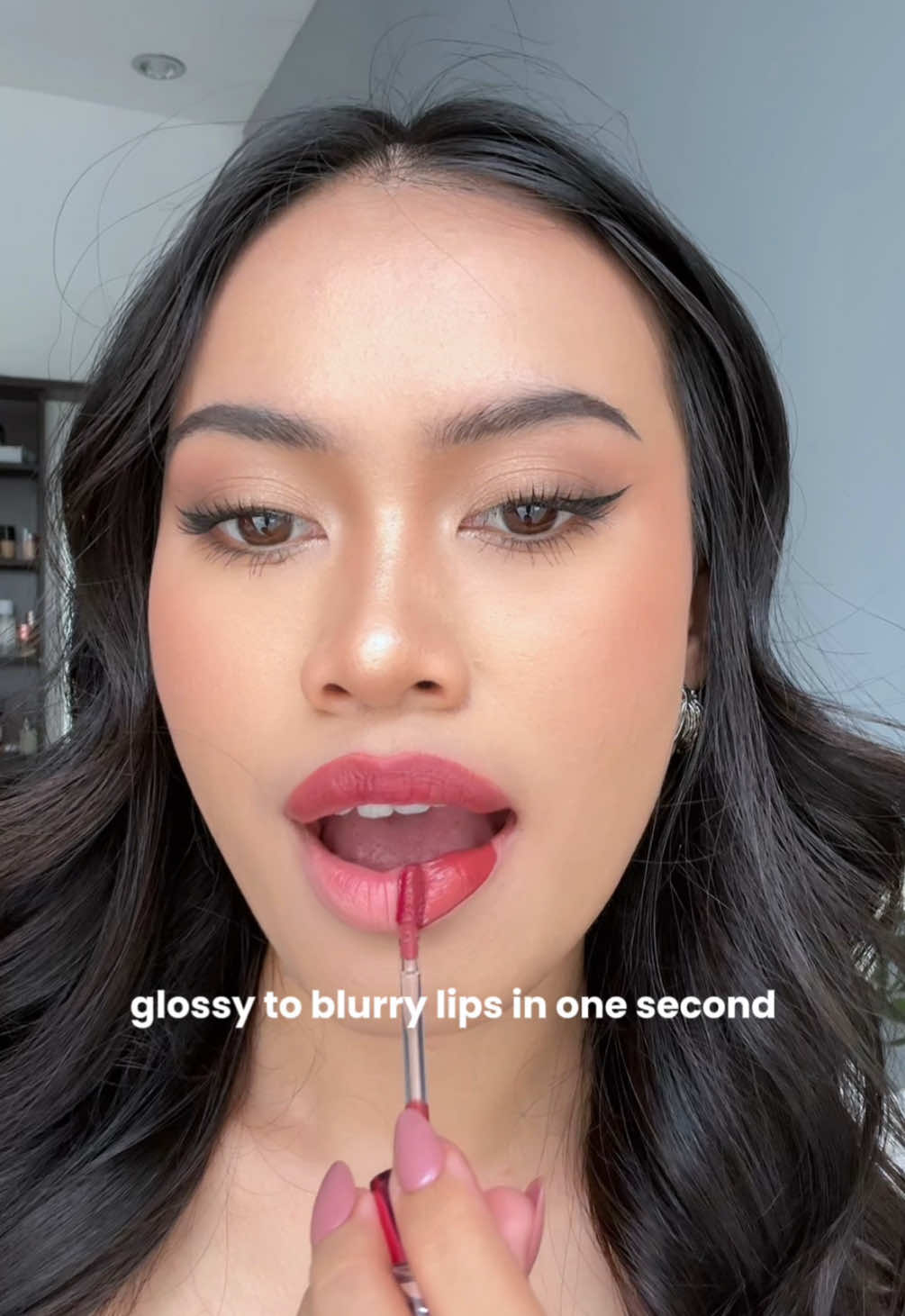 Unik bgt! From glossy to blurry lips