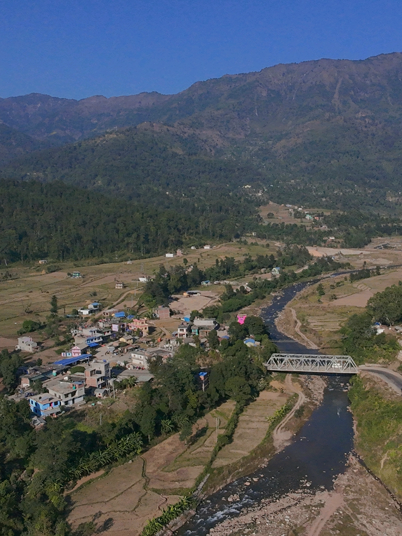 दृश्य मा लेखबेशी ९ गङगटे बजार र छेउमा बगिरहेको चिङगाड खोला📍❤️ #foryoupage #surkhetmuser #foryou #unfrezzmyaccount 