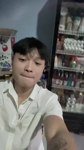 #木姐🇲🇲မြို့တစ်နေရာ🤍 #နမ့်ဖက်ကာ🇲🇲🇲🇲ကောင်လေး #ဆိုင်ရောင်ရင်နဲ့နဲ့ပျင်လို့ttခနဆော့ကြည့်တာ