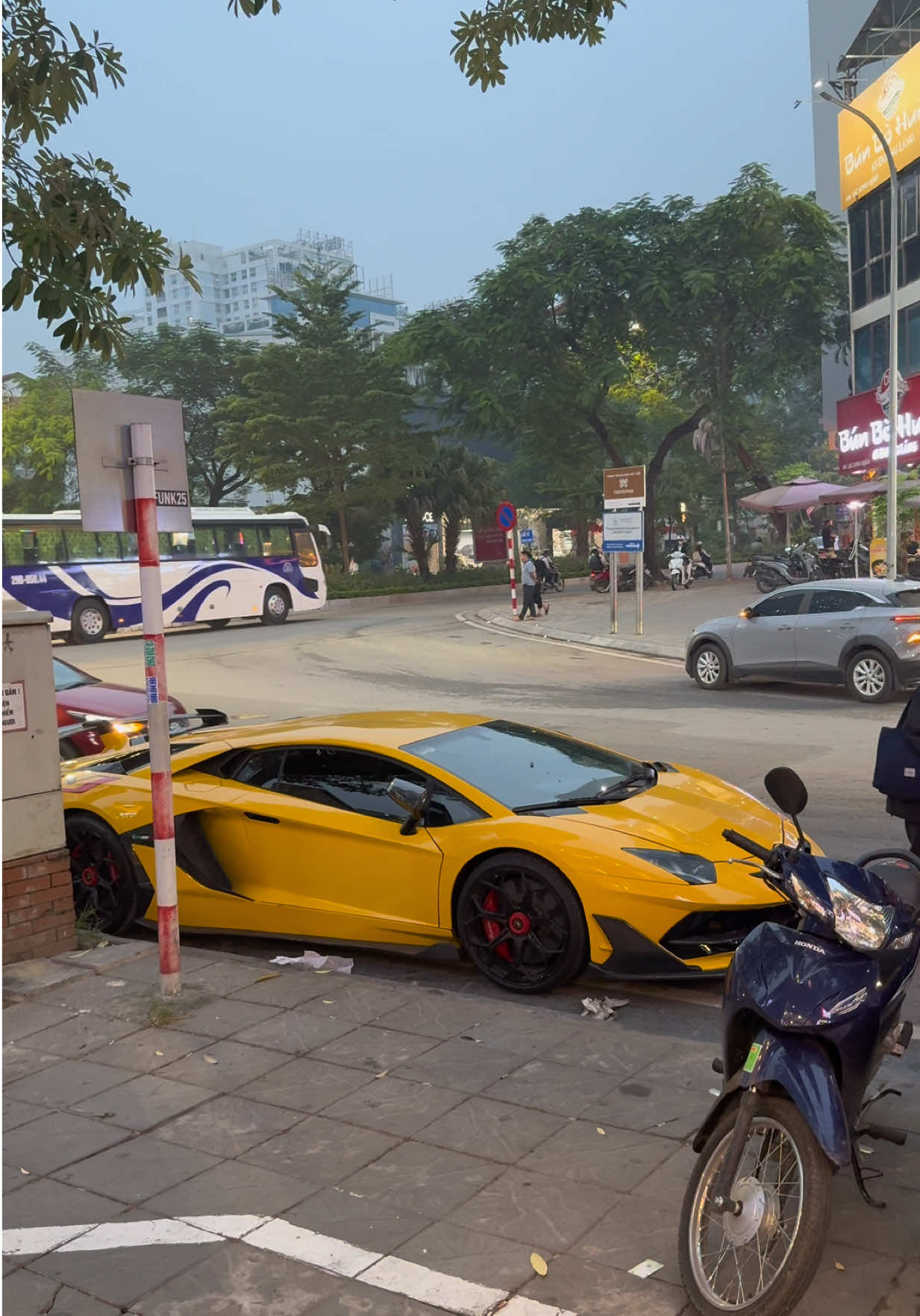 Tuổi trẻ là những ngày không quay lại #duocauto99 #phongbattrongoi #lamborghini 