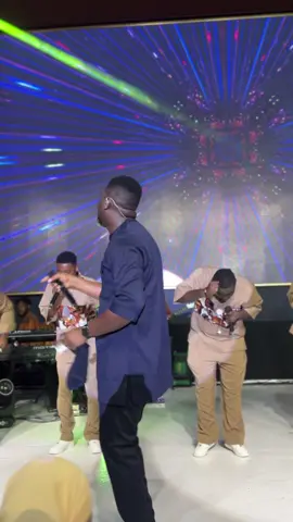 yes i was that close🥹❤️ #christiantiktok #dancing #fyp #singing #joemettle @joemettle_ 