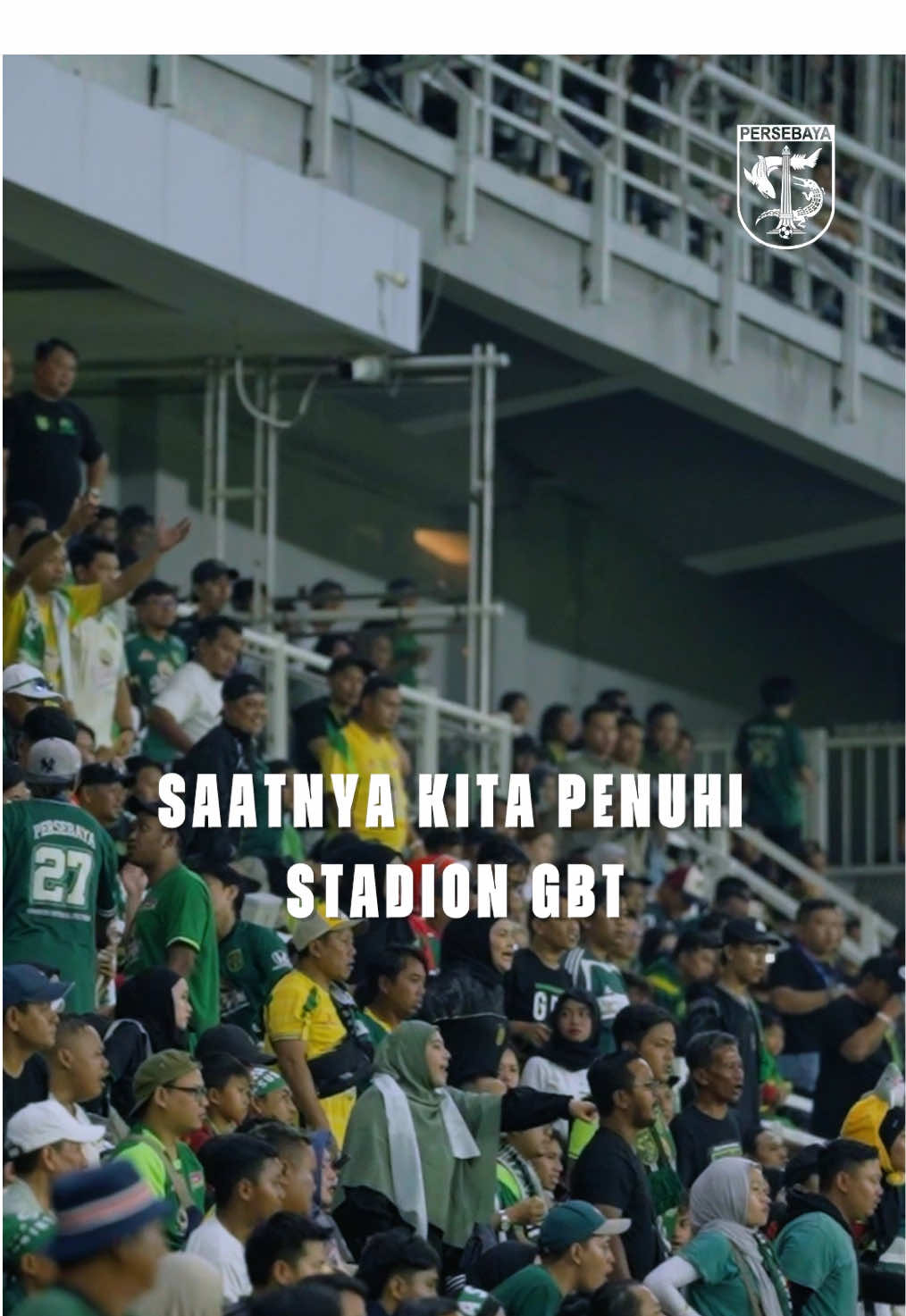 Sejak Persebaya kembali ke kancah sepak bola tanah air pada 2017 di Liga 2, lalu promosi ke Liga 1 (sekarang Super League) pada 2018, Persebaya hanya menjamu Arema FC di Gelora Bung Tomo sebanyak tiga kali. Yaitu pada 2018, 2023, dan 2024. Pada tiga kali kesempatan home lainnya, Persebaya tidak bisa menjamu Arema FC di GBT karena sejumlah alasan. Mulai pandemi maupun faktor lain. Dalam tiga kali menjamu Arema FC di Gelora Bung Tomo, Persebaya selalu menang. Stadion selalu penuh, atmosfer yang luar biasa. Kami bertekad, di musim ini, Green Force melanjutkan catatan positif tersebut saat menjamu Arema FC pada Sabtu nanti. Bonek dan Bonita, ayo hijaukan GBT, jadilah pemain ke-12. Salam Satu Nyali Wani. #Persebaya #Persebayauntuksemua #olahragatiktok 