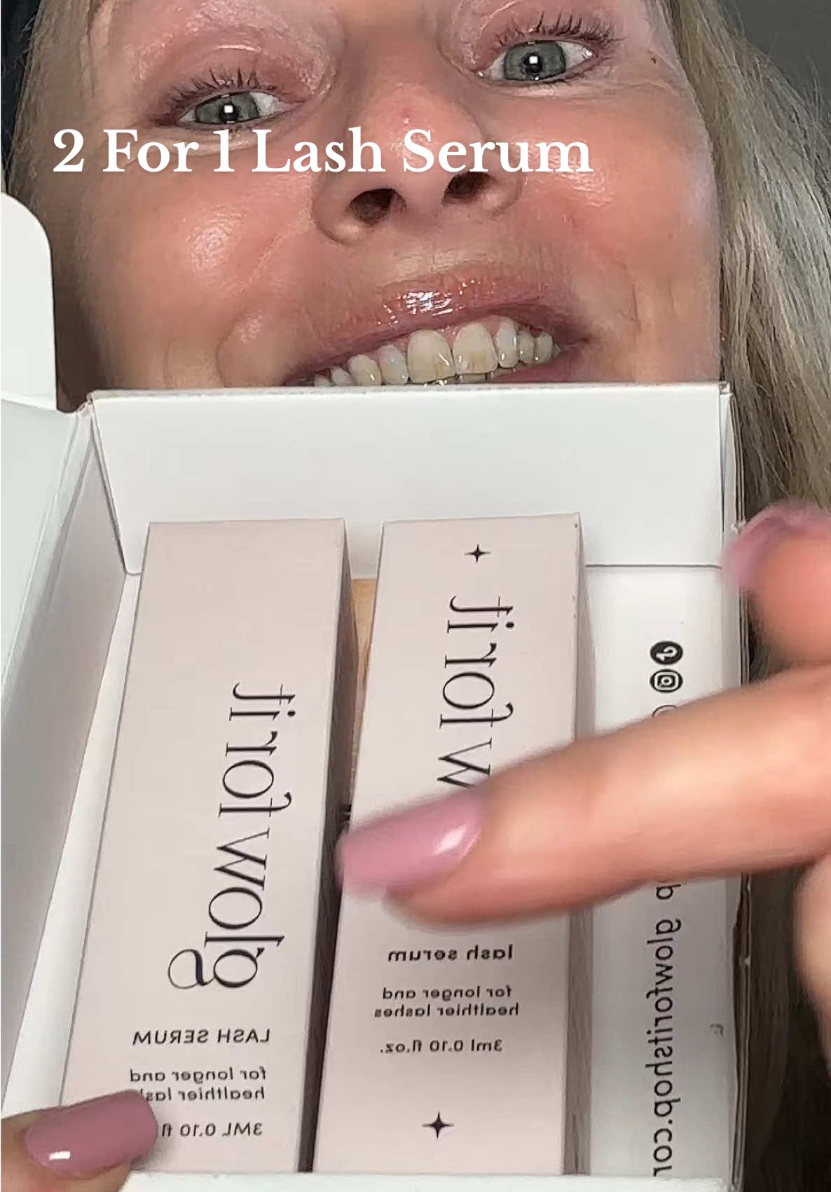 2 for the price of 1! #lashserum #lashgrowth #longlashes #BlackFriday #TikTokMadeMeBuyIt  @GLOW FOR IT 