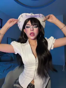 Latina mamiii 🤠 (ig: @thybabiii)