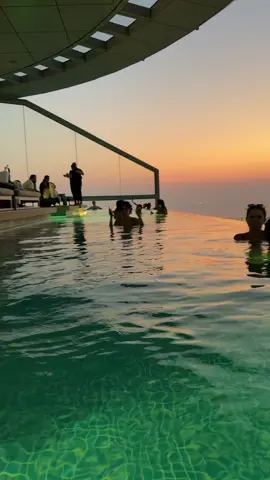 #dubai #travel #dream #skypool #aura 