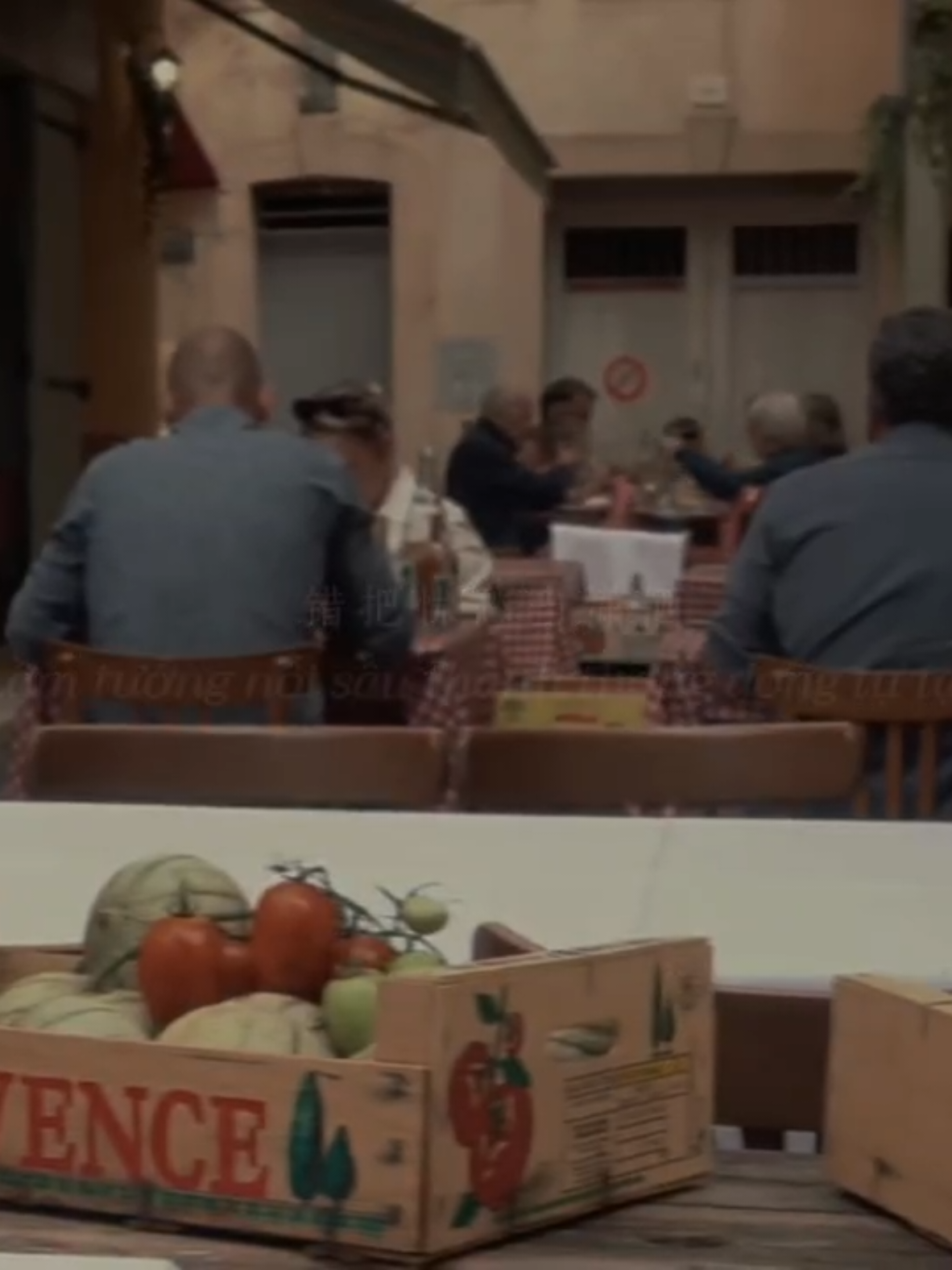 Ngày nắng ở Provence! 🎧: Gió thổi hoa rơi《风吹落花》 #nhactrungquoc #lyrics_songs #nhachay #provence #fypシ゚ 