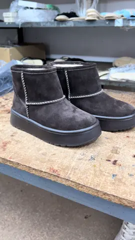 Артикул:24222 Ціна:2800 Розмір:36-42 #Україна #Українське #Українці #Українськевзуття #взуття#box&#co #виробництво #виробництвовзуття #власнийбренд #взуттявідвиробника #бокскомпани #avangard#ручнаробота #взуттяручноїроботи #shose  Для замовлення пишіть до нас в телеграм box_co_shop, або інстаграм BoxCo_Shop, або за посиланням в шапці профілю, або телефонуйте за номером телефону 38•097•000•92•47