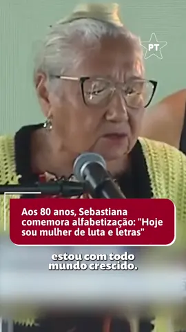 O PT é o partido que mais investiu na educação do povo brasileiro. Vamos começar a semana com o relato emocionante de Sebastiana Micena, que aos 80 anos foi alfabetizada e finalmente pôde ler e escrever. Assista e compartilhe. 🚩