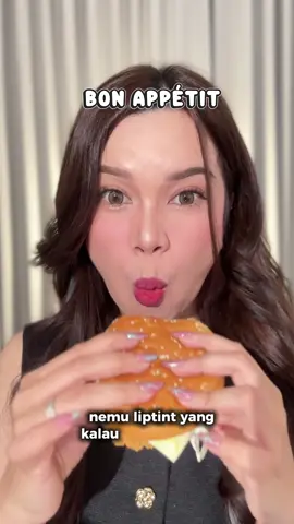 ini produk baru dari @Timephoria.id unik banget! dari glossy jadi blurring . kok bisa ya berubah gitu? jujur keren 🫵🏻😭 #alterablurringliptint 