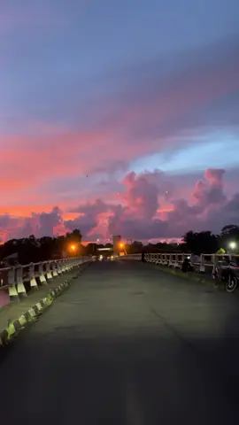 Jembatan ayah minggu 16 November 2025 🌅😍#jembatanayah #sunsetvibes 