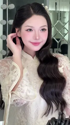 Lên layoutt cô dâu ăn hỏi cho các bà nheeeeee #codauanhoi #makeupcodau #trangdiemcodau #capcut #tamchoetmakeup 