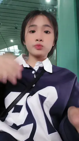 Ngồi sân bay tranh thủ chạy KPI cho các sếp @congb_ @hellonegav  @codynamvo @yunbray @phamdinhthaingan 