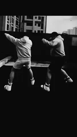 Muốn làm ăn thành công. phải có một cặp đôi, một thằng ít nói và trông nguy hiểm, và tỉnh táo để đưa ra quyết định. Một thằng nói nhiều để tìm kiếm thông tin từ đối thủ. #kẻphiêubạt #thấmvịđời #quyềnanh #chiếnđấu #xuhuongtiktok 