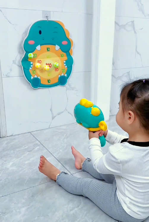 Tembak bola dinosaurus! 🦖🔫 Mainan pistol bola dengan bentuk dinosaurus yang keren. Bikin anak makin aktif & senang! #mainananak #pistolbola #dinosaurtoy #tiktokindonesia#fyp