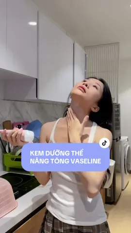 Bí kíp để ra đường phát sáng chỉ là chăm chỉ dưỡng da bằng kem dưỡng thể nâng tông của Vaseline thôi mấy bà #tranlemaithuong #mtreview #Vaseline #hoptaccungunilever #duongthe