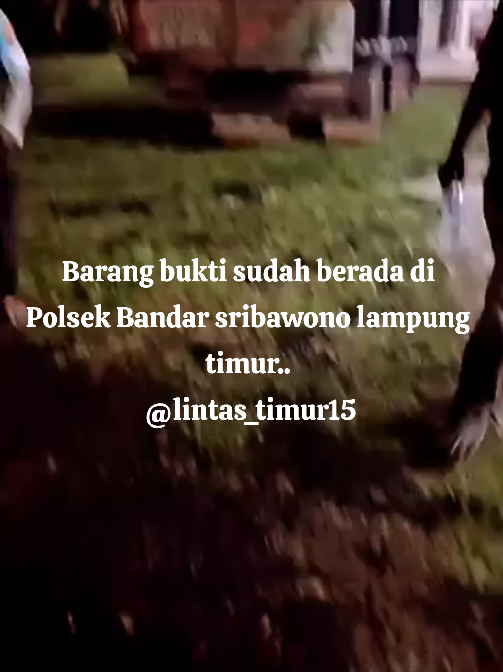 Modifikasi mobil dengan tangki tambahan untuk membeli BBM subsidi → Melanggar aturan Pemakaian: tangki modifikasi besar drum/jeriken atau bak khusus untuk mengambil BBM subsidi (Solar/pertalite subsidi) adalah pelanggaran Perpres 191/2014 tentang penyaluran BBM subsidi. ➡️ Karena BBM subsidi hanya boleh digunakan sesuai peruntukannya, bukan untuk ditimbun atau diperjualbelikan. #viral #fyp #repost #news #beritaviral 