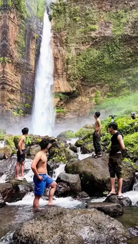 awww😋 @Mas Rafi @arllnsyhh19 @rayyen @FajarMawon  #cogan#rafishidqi#rayyen#fajar#fyp