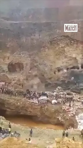 Drame au Congo 🇨🇩 Un glissement de terrain d’une violence inouïe a frappé ce samedi 15 novembre la mine de cuivre de Kawama, dans le Lualaba, coûtant la vie à au moins 32 personnes, selon les autorités locales un bilan qui pourrait grimper à près de 50 morts, d’après les premiers rapports. Selon la SAEMAPE, la tragédie aurait été déclenchée par un mouvement de panique après des coups de feu entendus sur le site. Des dizaines de mineurs se sont alors rués sur un pont étroit… qui s’est effondré sous leur poids. Les équipes de secours fouillent toujours les décombres, à la recherche de survivants. 🙏 Pensées aux familles des victimes. #congo #rdcongo🇨🇩 #minor #OnRegardeQuoi #drame 