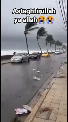 tsunami hari ini😭😭😭 #penampakannyata #tiktokviral #videoviral #kiamatsudahdekat #akhirzaman 