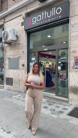 Prezzo qualità e professionalità solo da @gattullo profumerie a Foggia !! Restate connessi per non perdervi i super sconti del Black Friday ❤️ #perte #foryou #fyp #andiamoneiperte #trend 
