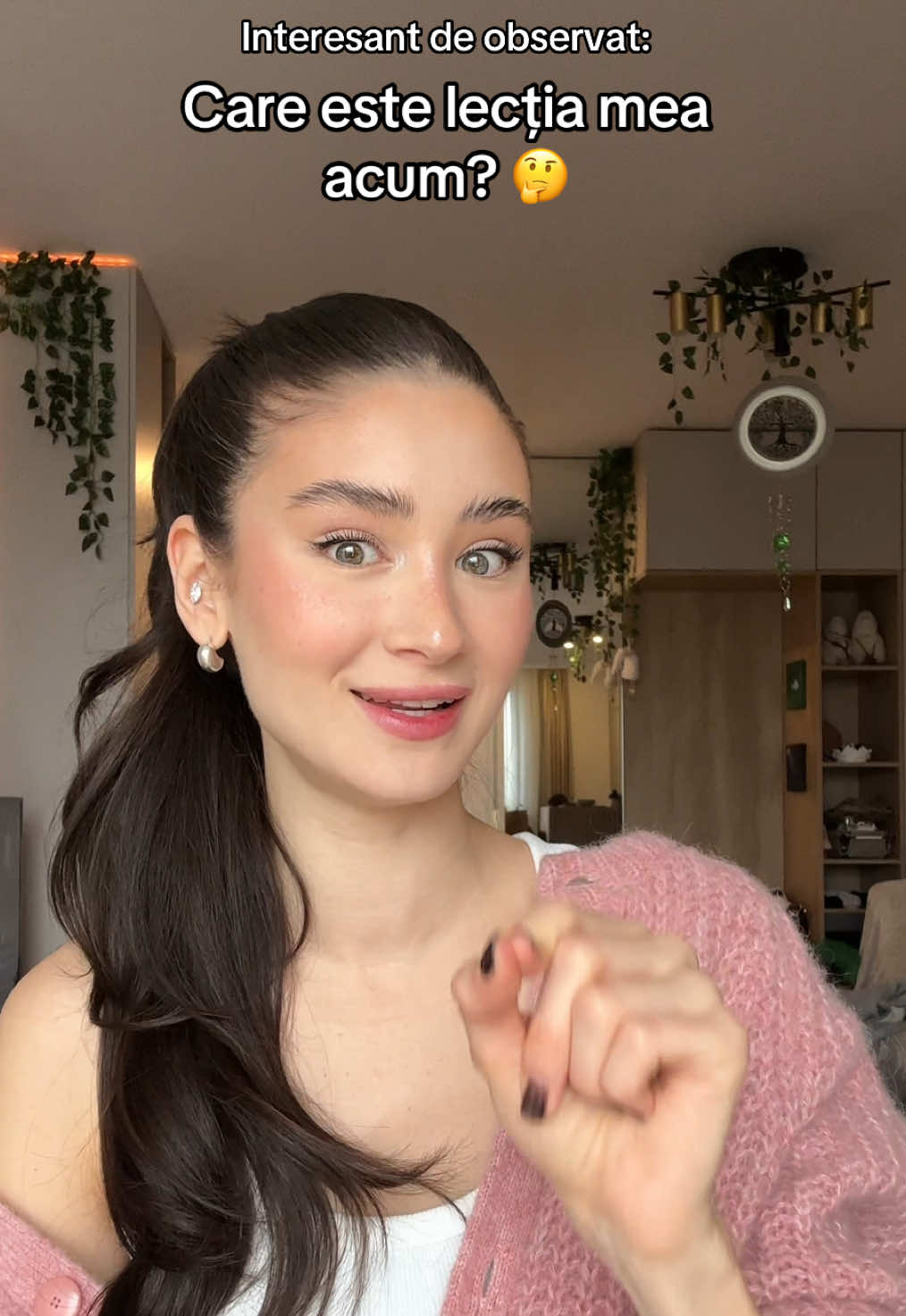 Lecția mea e “Treci prin disconfort, nu mai fugi de el”. Tu prin ce lecție treci acum?🤗💗