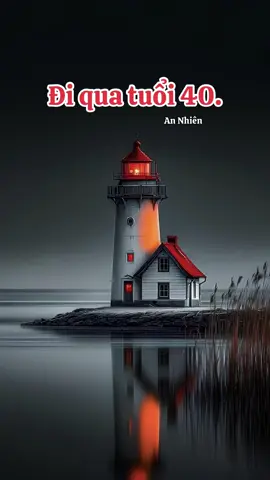Suy cho cùng, đi qua tuổi 40 người ta cũng ngộ ra rằng thứ duy nhất họ cần là sự bình an. Bằng lòng với cuộc sống hiện tại. Tất cả những thứ phù phiếm ngoài kia chẳng là gì so với sự êm ấm và hạnh phúc của gia đình. Nỗ lực mưu sinh cũng là để có một cuộc sống tốt đẹp cho gia đình mình. Vui vẻ nơi góc bếp và tận hưởng những khoảnh khắc bình dị trong mỗi bữa cơm gia đình, cũng không còn quá mong cầu vào thế giới bên ngoài. Đi qua tuổi 40, khi đã trải qua nhiều sóng gió, trắc trở, trải nghiệm đủ những mặn đắng chua cay ở đời...Sẽ chẳng có tổn thương nào dễ dàng khiến người ta rơi lệ, cũng không cần phải lúc nào cũng biểu lộ những hỷ nộ ái ố ra bên ngoài. Người ta thấm thía sâu sắc được rằng, bình yên không nằm ở bất kỳ ai, bất kỳ cuộc gặp gỡ nào trong đời mà nó ở chính trong tâm mình. Tâm bình an thì cuộc đời sẽ yên ổn. Cũng đã đi qua những năm tháng thanh xuân của tuổi trẻ, cũng từng ước ao có nhiều thứ trong đời. Ai cũng đã từng mong có một người tốt, yêu thương và trân trọng đồng hành cùng mình. Cũng từng ước ao những vật chất xa hoa, cũng mong cầu sự trọn vẹn đủ đầy. Nhưng đi qua tuổi 40, người ta lại nhìn nhận lại tất cả bằng ánh mắt của người từng trải. Họ biết rằng hạnh phúc không hẳn được đo bằng son phấn, tiền bạc, bằng những bộ đồ đắt đỏ hay những thứ xa hoa...có tất cả chưa chắc đã thấy yên ổn, đã hạnh phúc hơn. Cuộc đời này cái gì cũng có giá của nó, giàu sang vật chất đủ đầy nhưng đôi khi lại phải chấp nhận sự cô độc trong chính gia đình mình. Suy cho cùng, đời người chính là sự 