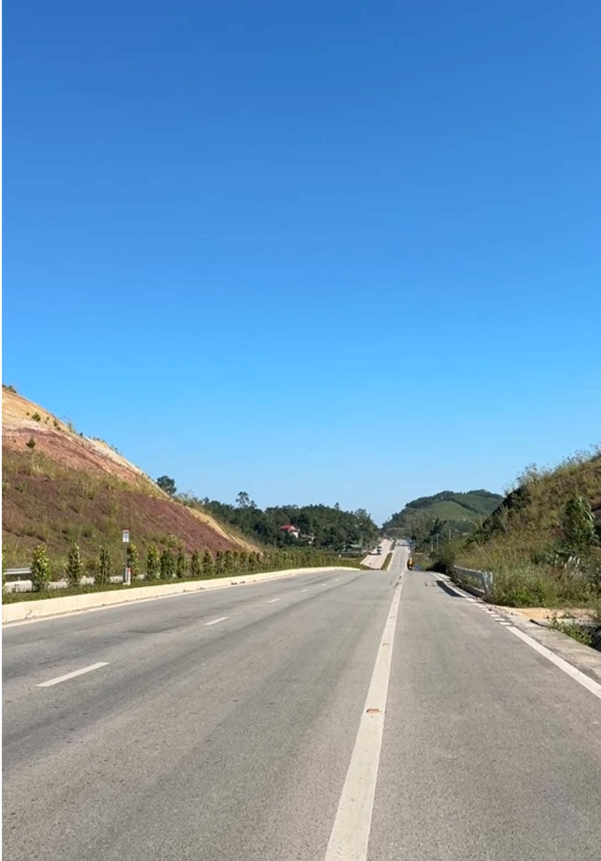 Ai đã hẹn với thề, để rồi lỡ mối duyên thơ Ra đi chẳng giã từ#hiềnthúyshop #hiềnlạngsơn #hiềnthuýls #phượtxemáy #lộcbình 