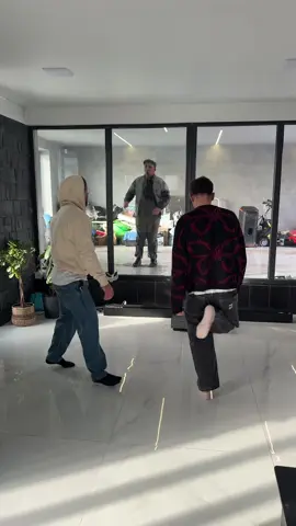 Nimeni nimic GUZGANII la noi în beci 🤣