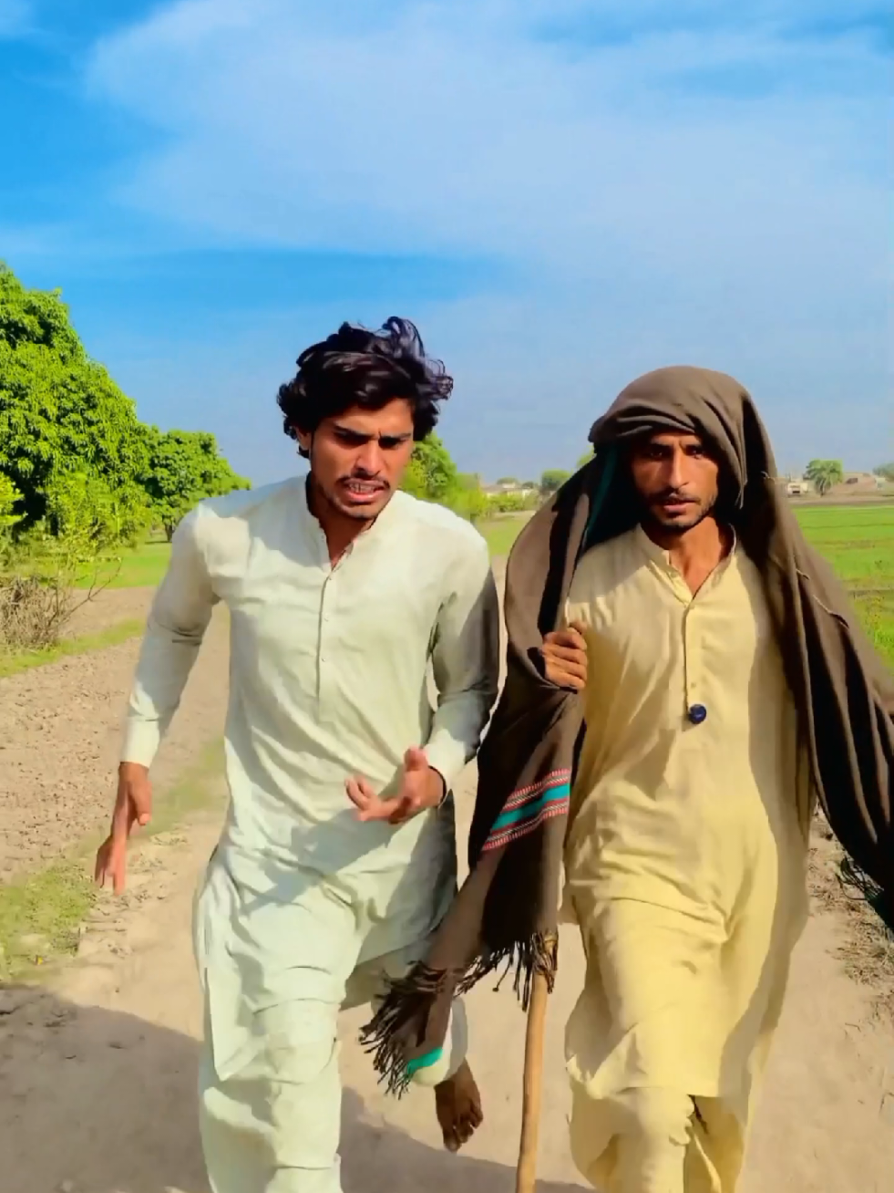 yahain seenr ko gurbat garibi di koi had hondi a🤣 plz dear tiktok team don,t under review my video#luckysquad #foryoupage #fypシ #foryou #viral 