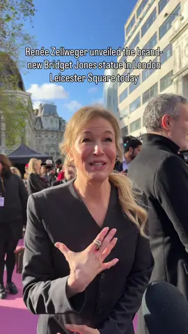 Such an iconic morning in Leicester Square ✨ Today I got to attend the star-studded unveiling of the brand-new Bridget Jones statue, now officially part of the Scenes in the Square trail! Renée Zellweger, Leo Woodall, Chiwetel Ejiofor, Sally Phillips and even Helen Fielding herself, the author and creator of Bridget Jones were all there for the red-carpet reveal✨ The statue arrives just in time for the 25th anniversary of the first Bridget Jones film, celebrating one of the most beloved British characters of all time. An iconic leading lady, a symbol of powerhouse women in film, and the first rom-com character to join the trail. Bridget Jones officially has her place in London history 💙📚🎬 #thingstodoinlondo #londonfilms #londonbloggersuk #reneezellweger 