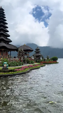 Bali, beri aku kesempatan lagi untuk berkunjung ke surganya dunia🥰#danauberatanbedugul 