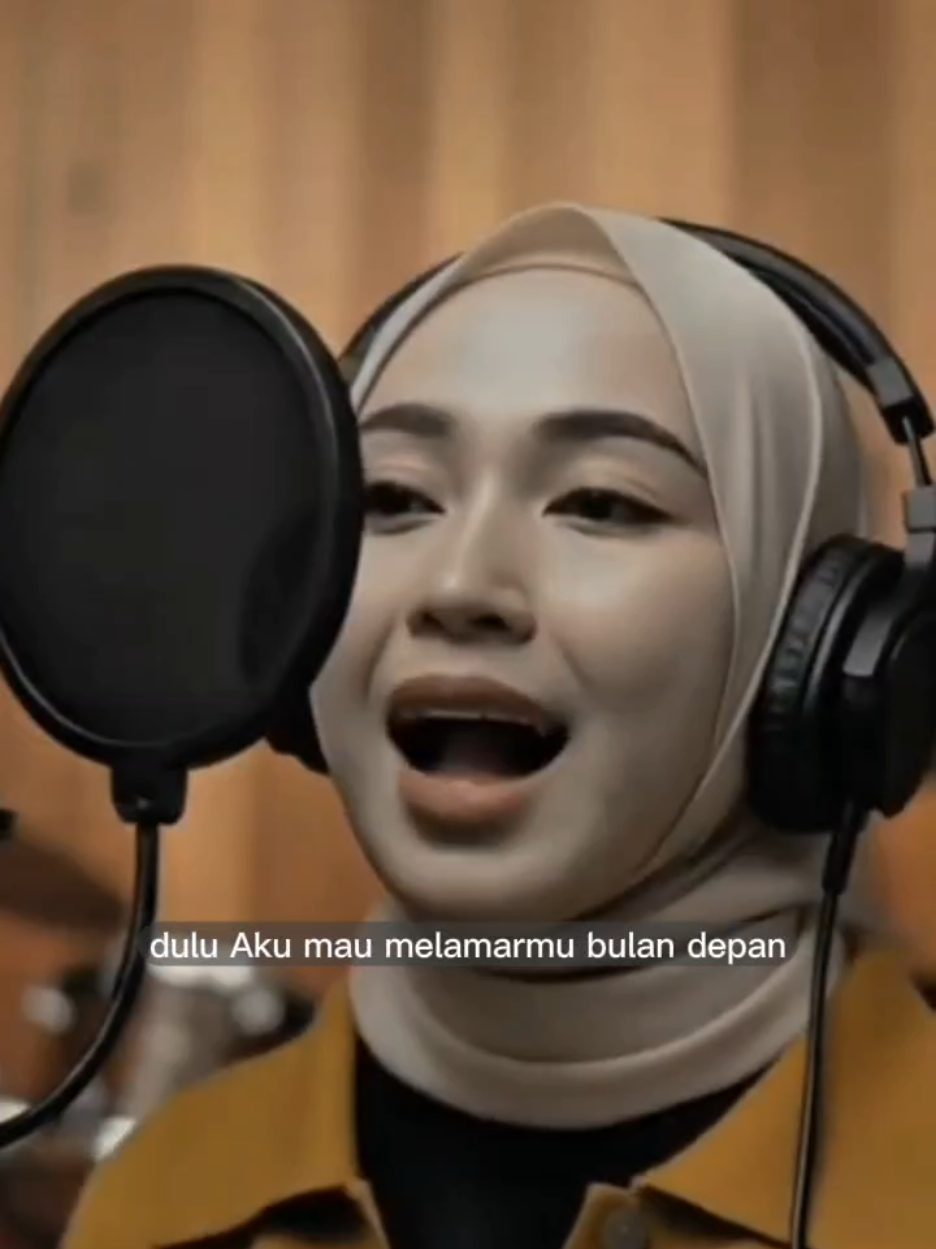 JAMILAH (1985) Jamal Mirdad.  AI cover Sisca Vibess.  #jamilah #jamalmirdad #lagu80an90an #musikAI #coverai 