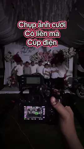 Chụp ảnh cưới có liền cùng Xì Thanh, đang chụp thì cúp điện #xithanhphoto #cưới #chụp_ảnh_đẹp #chupanhcolien #photobooth 