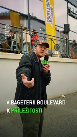 Druhej meet&greet Steina27 a Bagetérky v Brně je za náma! 🤓@bageterieboulevard @27wolfenstein Brněnští fans nezklamali a Steina znaj jak svý boty. 😎Uvidíme, jak na tom bude Ostrava, už 29.11. 👋🏼 Už jste měli BB x Stein27 Bag?🥖 #primacool #spoluprace