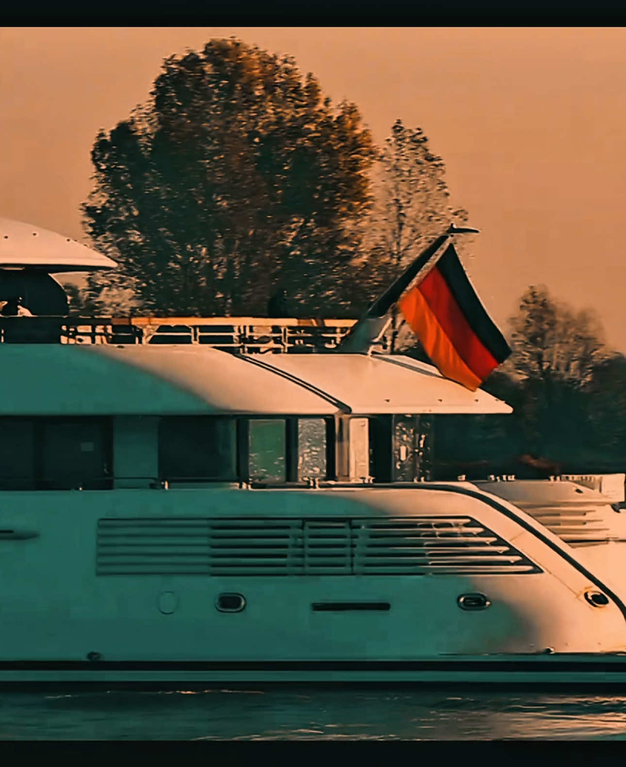 Billionaire life style..🗣️💸 Yacht Name : “superyacht Scheherazade” Price: $700.000.000💰