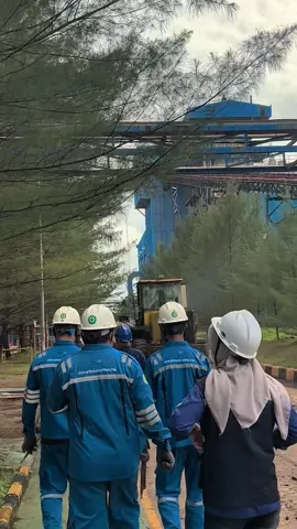 “Jangan jadi resistor terlalu besar dalam hidup, nanti malah menghambat perkembangan diri sendiri.